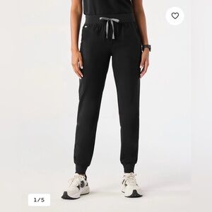 Figs Zamora Jogger Scrub Pants in Black
